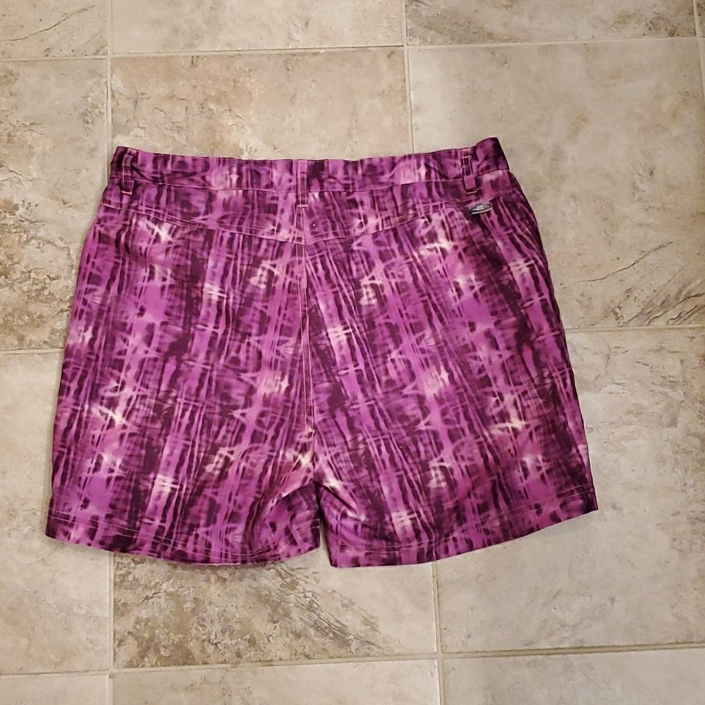 Girl's The North Face purple tie dye board shorts - Picture 7 of 9